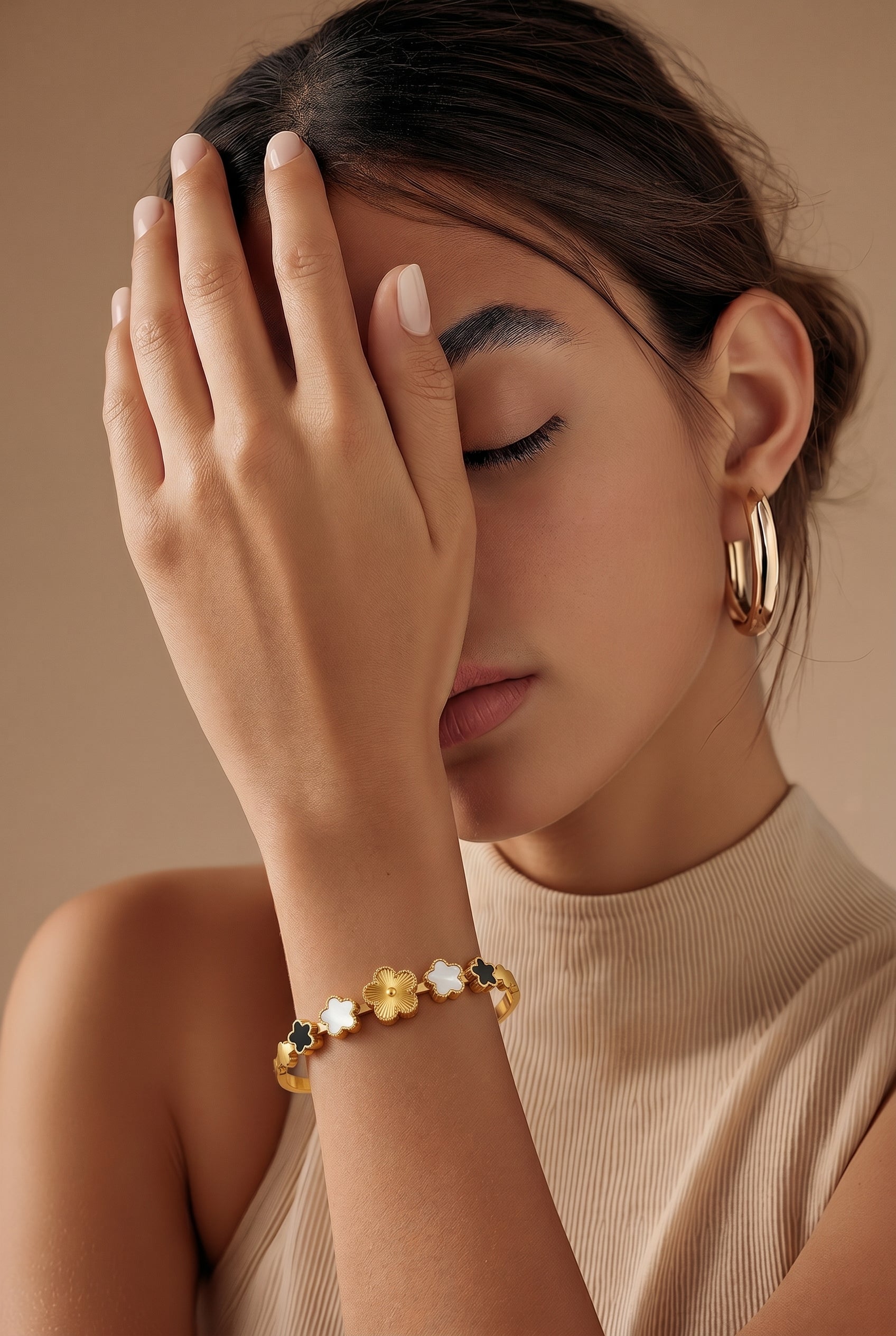 Clover Line Bracelet
